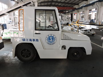 Chine Tracteur blanc résistant de traction subite d'avions garde au sol de 130 - 165 millimètres fournisseur