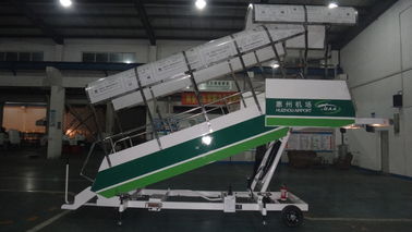 Chine Échelle d'embarquement blanche d'avions, équipement de soutien au sol d'aéroport de la CE fournisseur