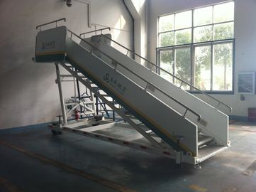 Chine Escaliers stables de passager d'avions 4610 kilogrammes de capacité de chargement d'essieu arrière fournisseur